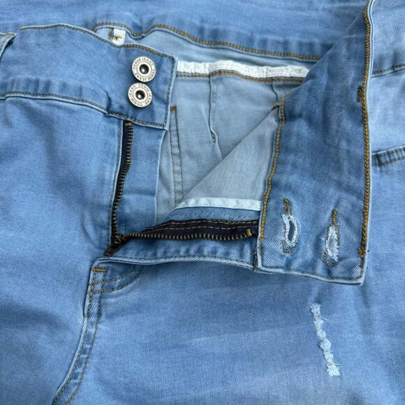 New SUFL Colombian Fit Push Up Jeans Light Wash Distressed Denim Shorts Size 17 - Picture 3 of 5